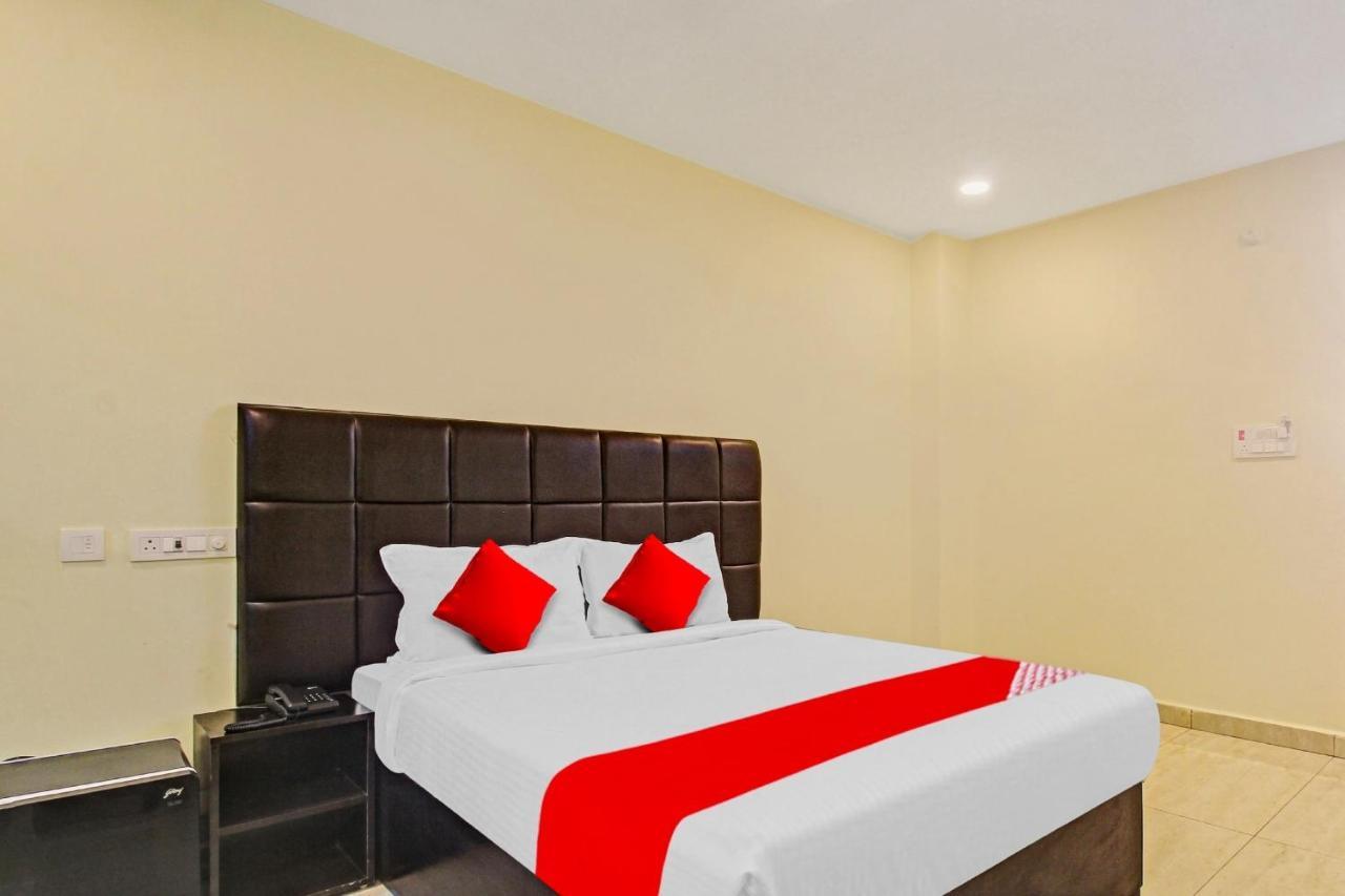 Super Hotel O Lakshmi Royal Inn Warangal Zewnętrze zdjęcie