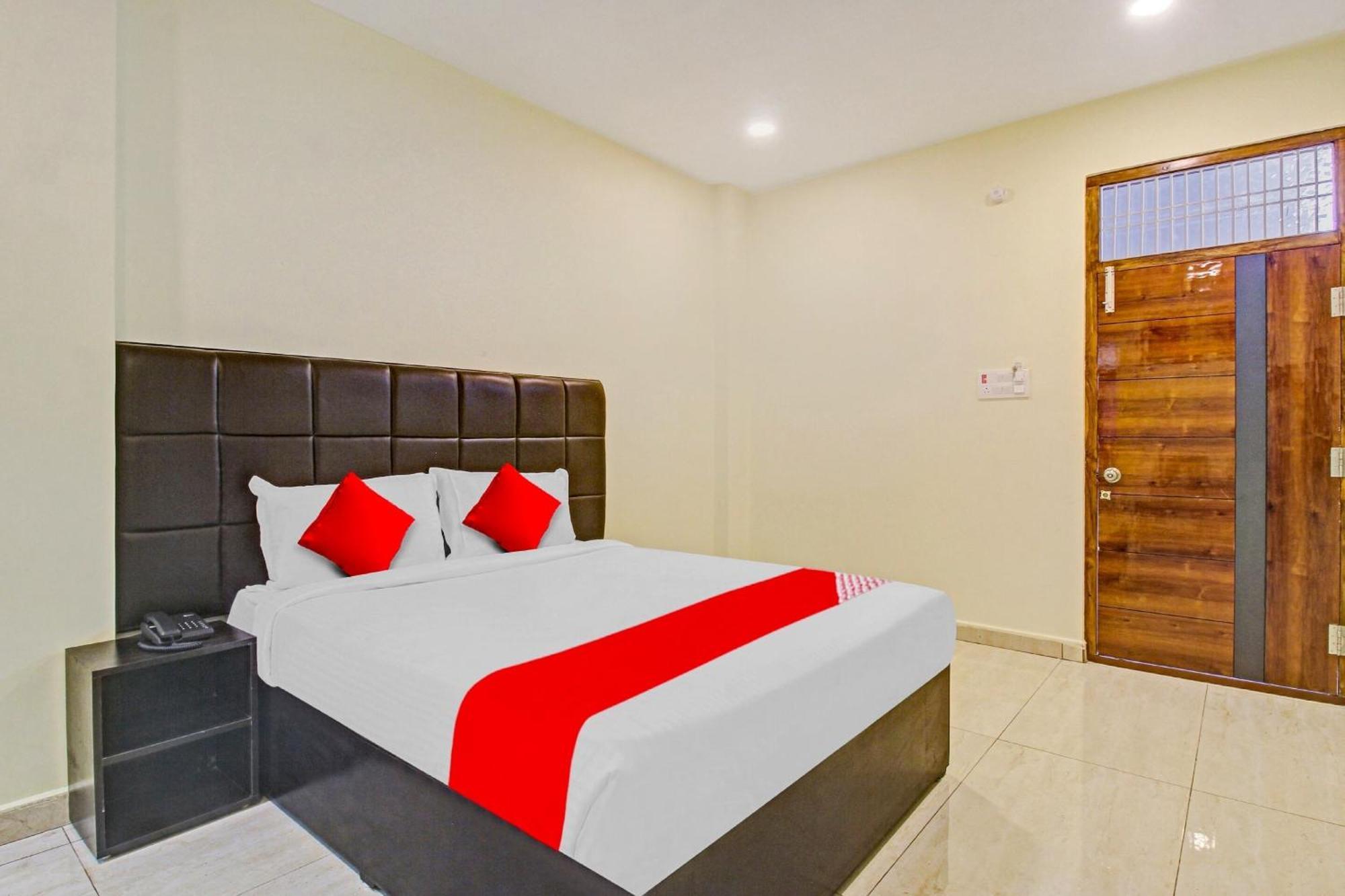 Super Hotel O Lakshmi Royal Inn Warangal Zewnętrze zdjęcie