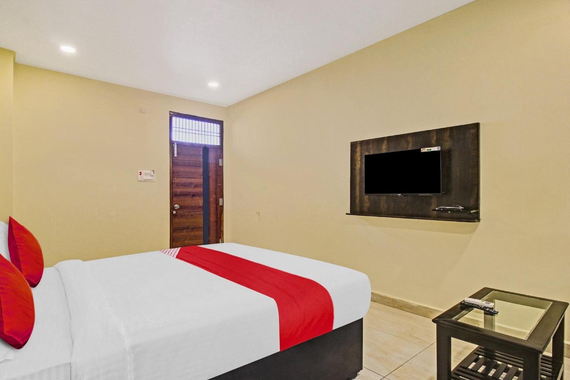 Super Hotel O Lakshmi Royal Inn Warangal Zewnętrze zdjęcie