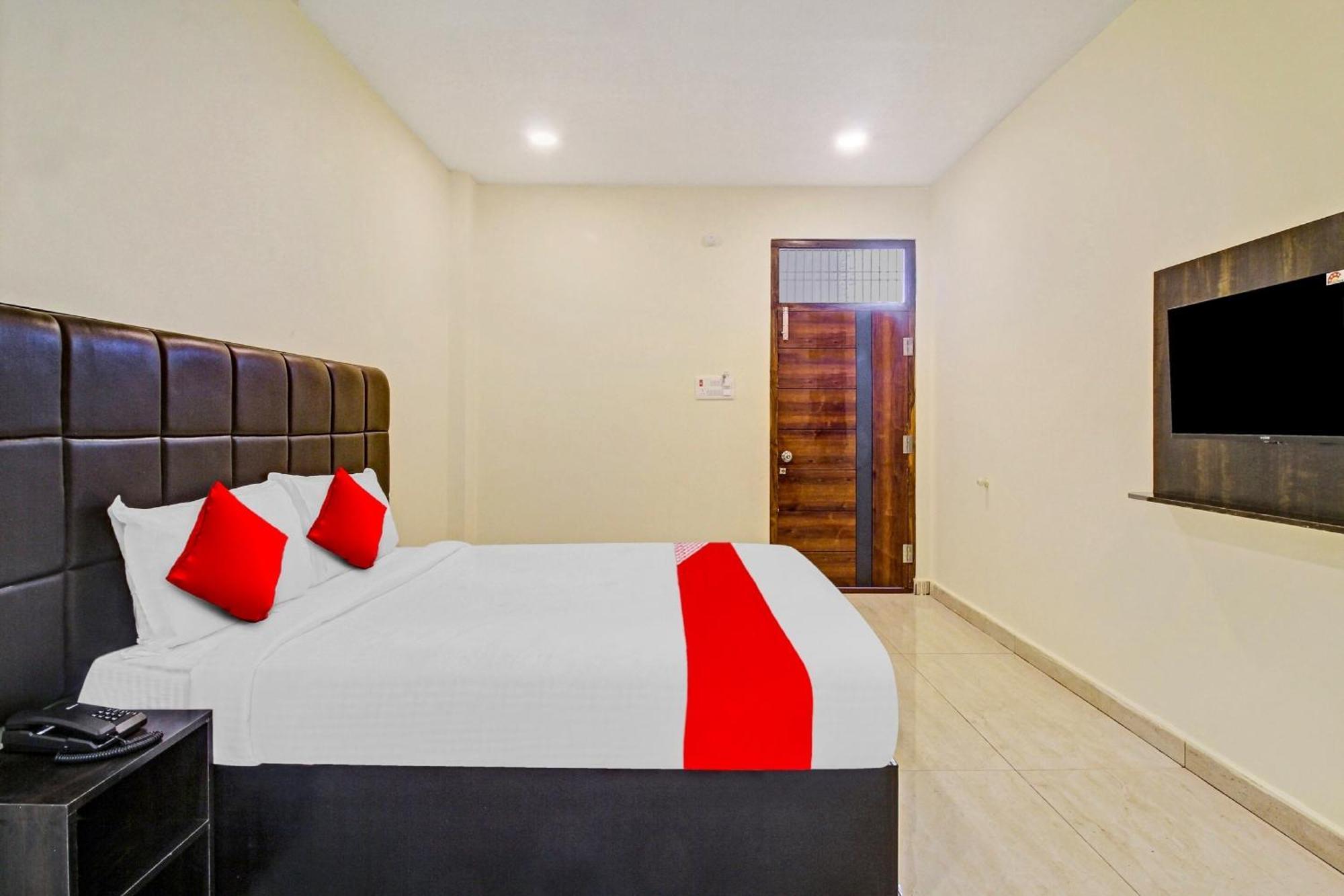 Super Hotel O Lakshmi Royal Inn Warangal Zewnętrze zdjęcie
